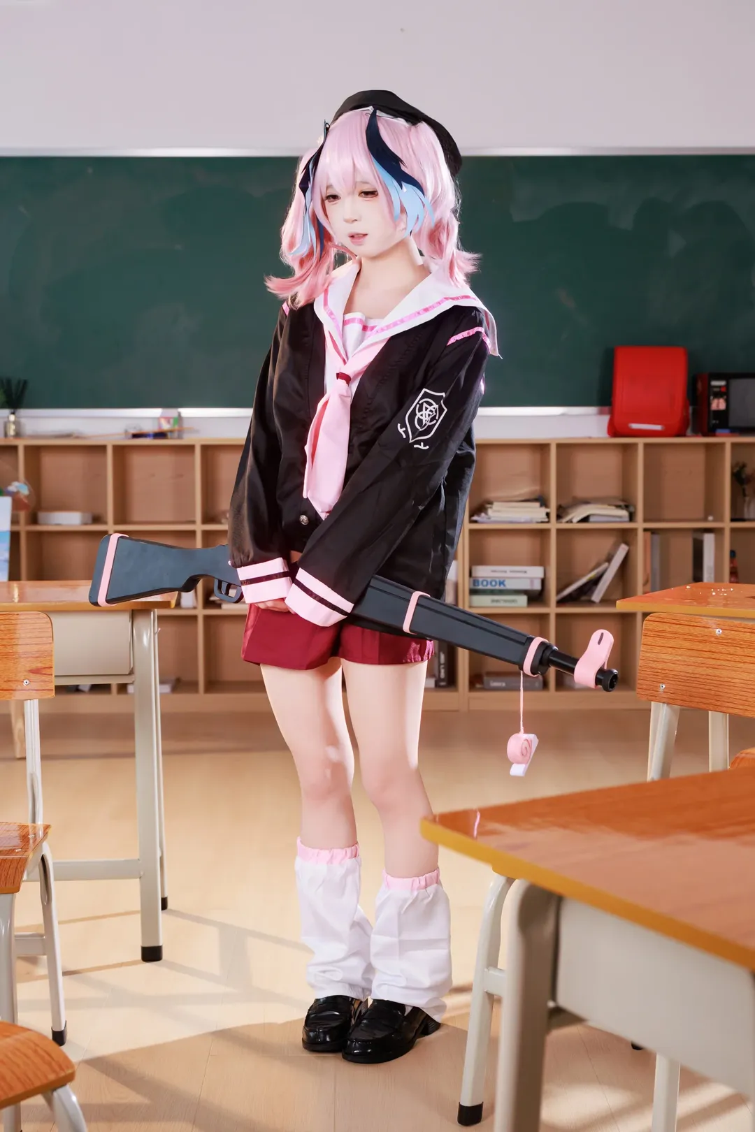 【下江小春cos】碧蓝档案 教室里的粉色正义 - 第 3 张