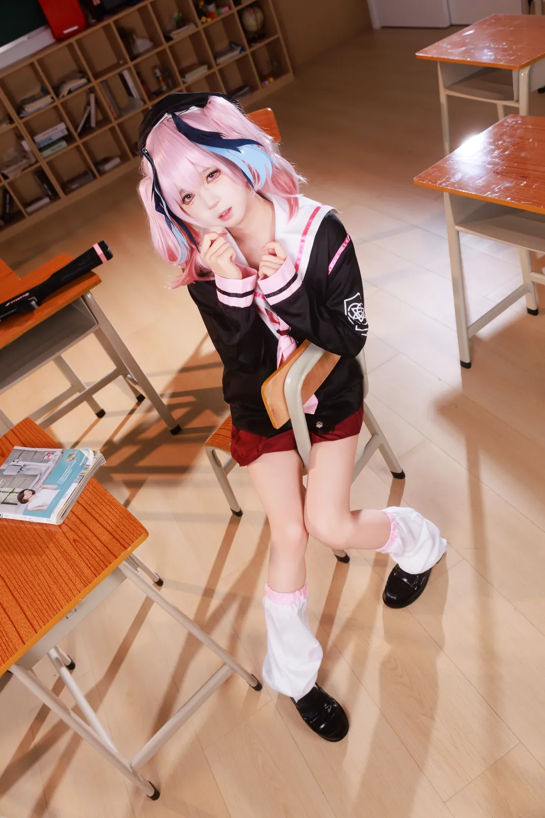 【下江小春cos】碧蓝档案教室里的正义执行 - 第 3 张
