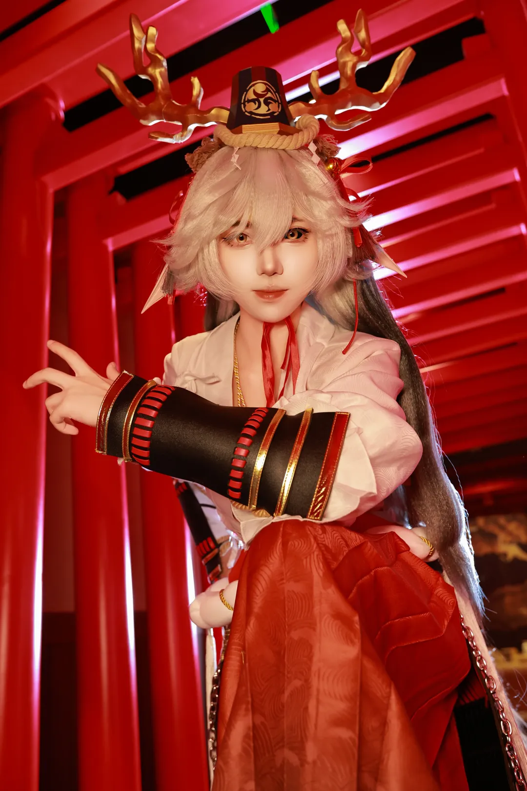 【铃鹿御前cos】深红鸟居下的神明光影 - 第 4 张