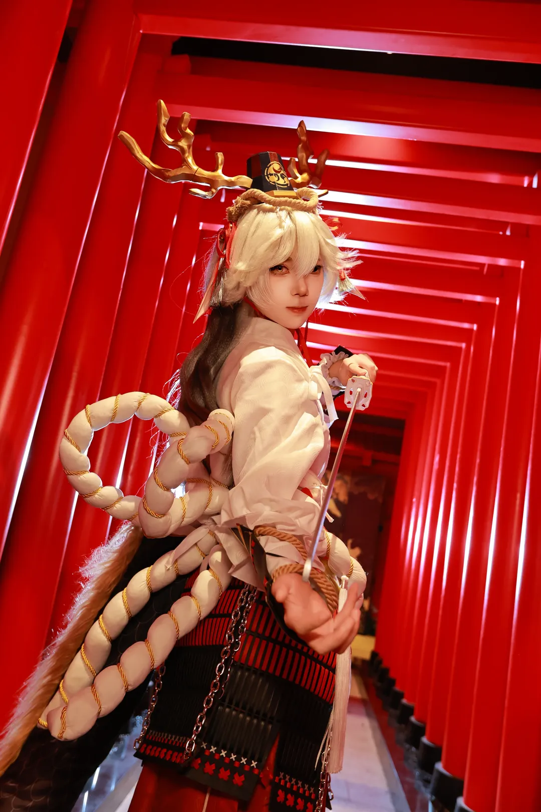 【铃鹿御前cos】深红鸟居下的神明光影 - 第 5 张