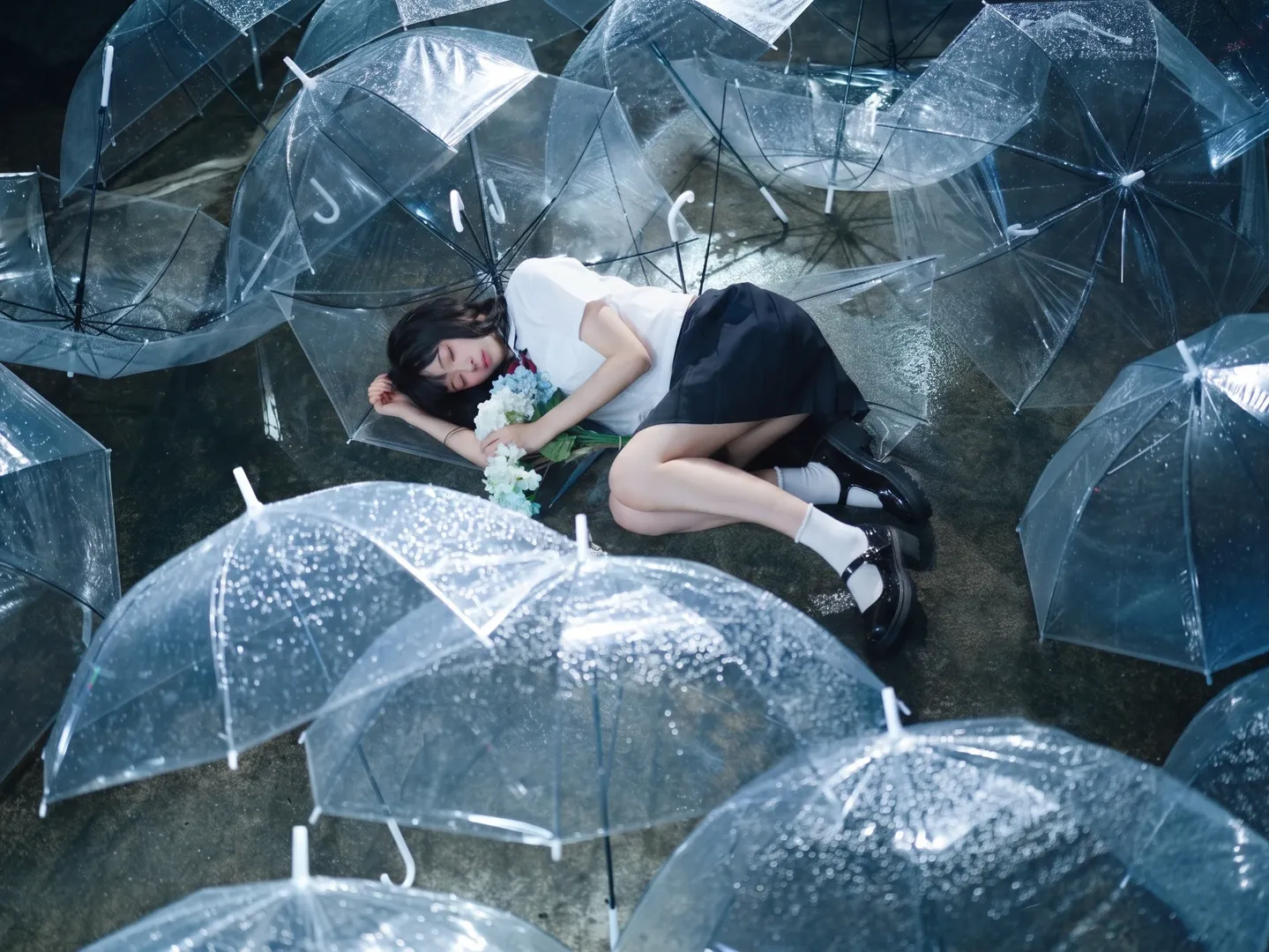 戀如雨止JK制服寫真 雨中透明傘氛圍感拉滿 - 第 7 張