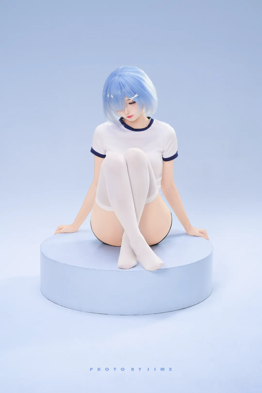 【雷姆cos】白棚排球服，蓝色冷调下的手办质感人像 - 第 3 张