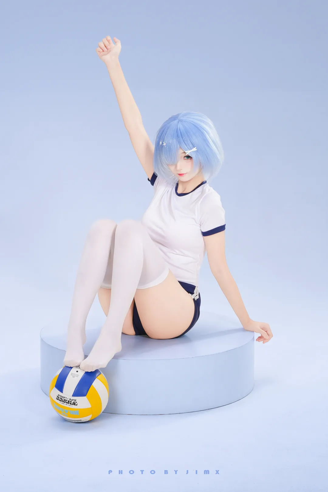 【雷姆cos】白棚排球服，蓝色冷调下的手办质感人像 - 第 4 张