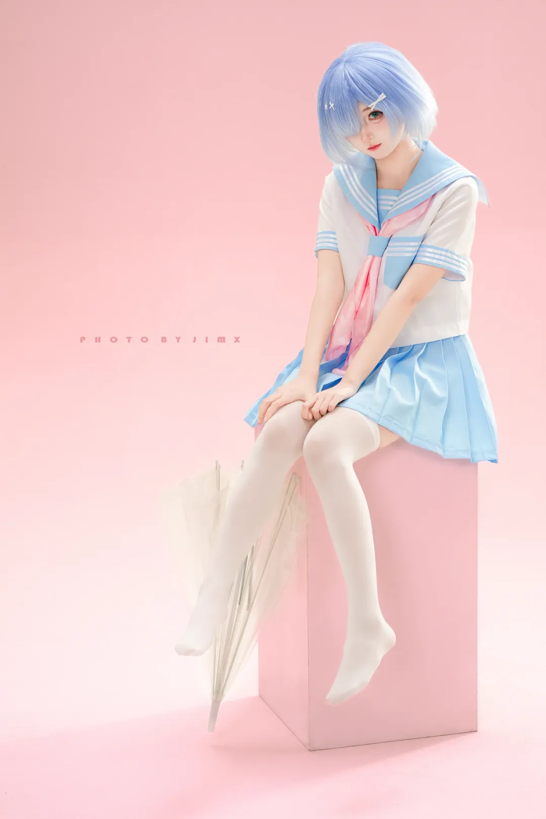【雷姆cos】粉色水手服与透明伞的雨天邂逅 - 第 1 张