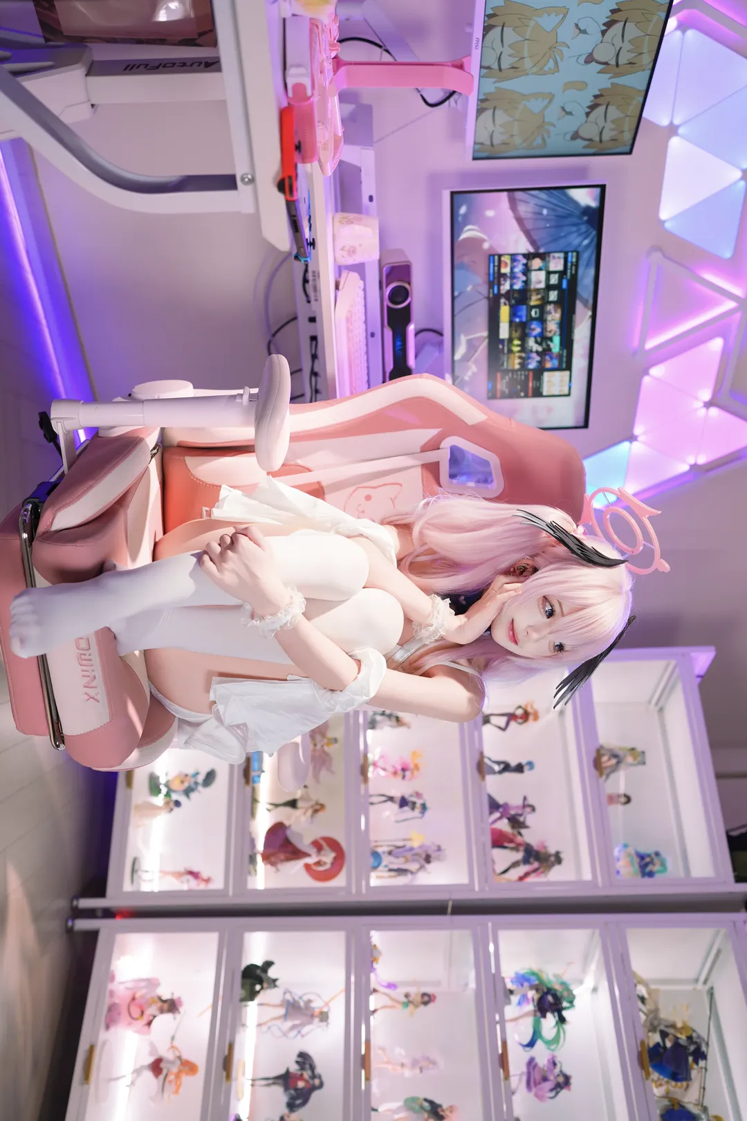 【下江小春cos】粉色电竞房的蔚蓝档案日常 - 第 2 张