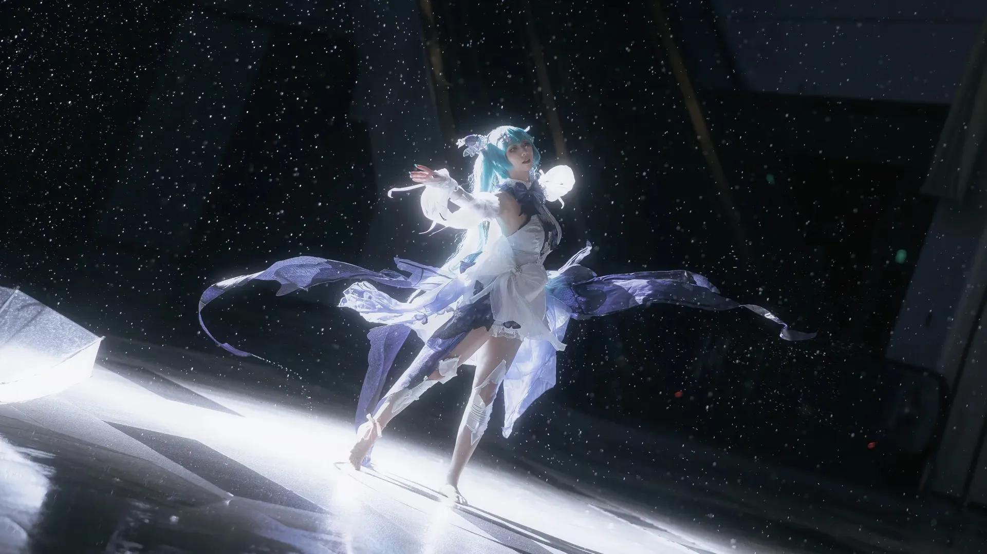 【初音未来cos】梅州漫展雨夜的初音未来予梦 - 第 3 张