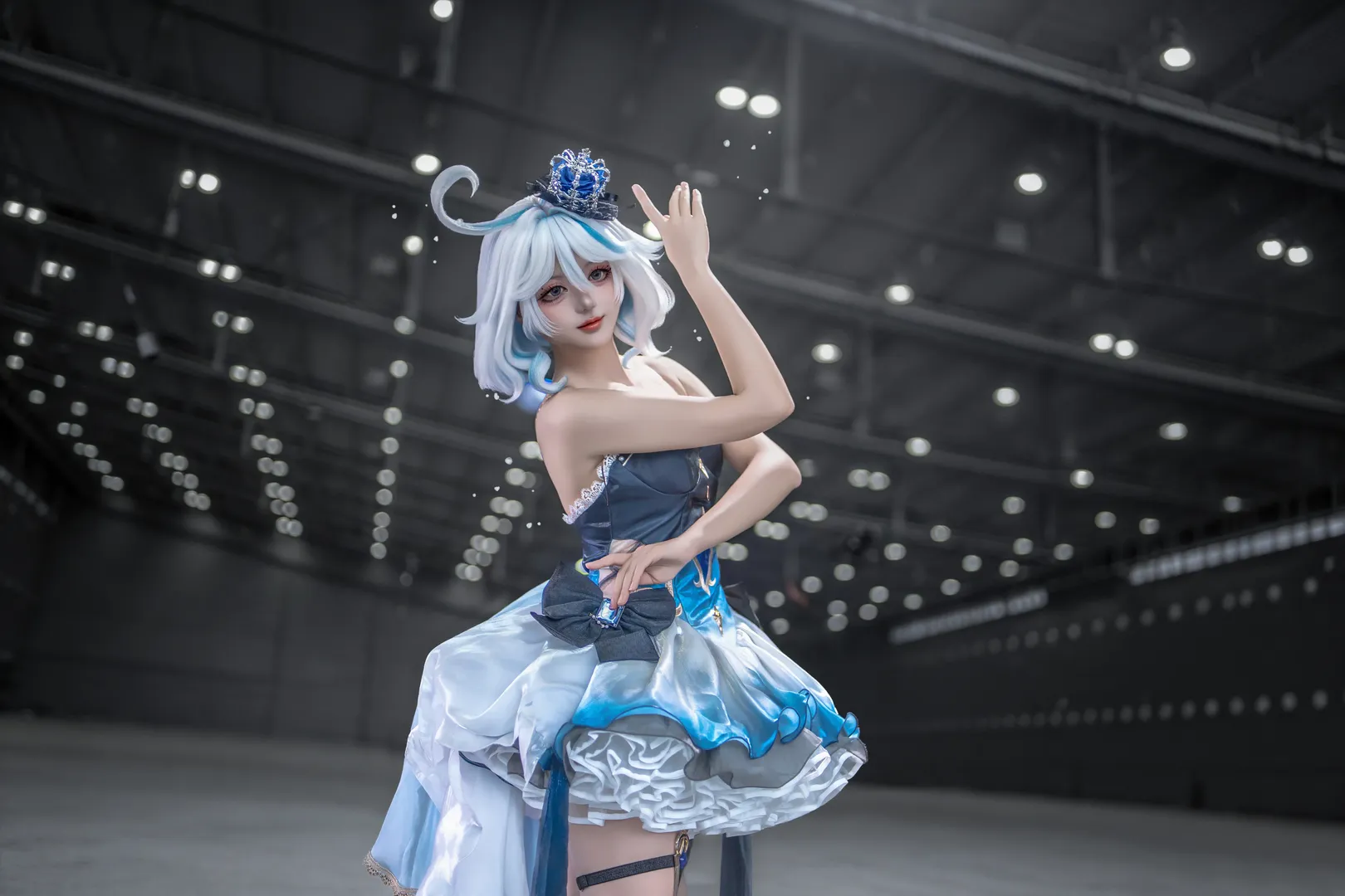[Furina cosplay] Genshin Impact ballet stage vibe shot inside the convention hall - Image 1