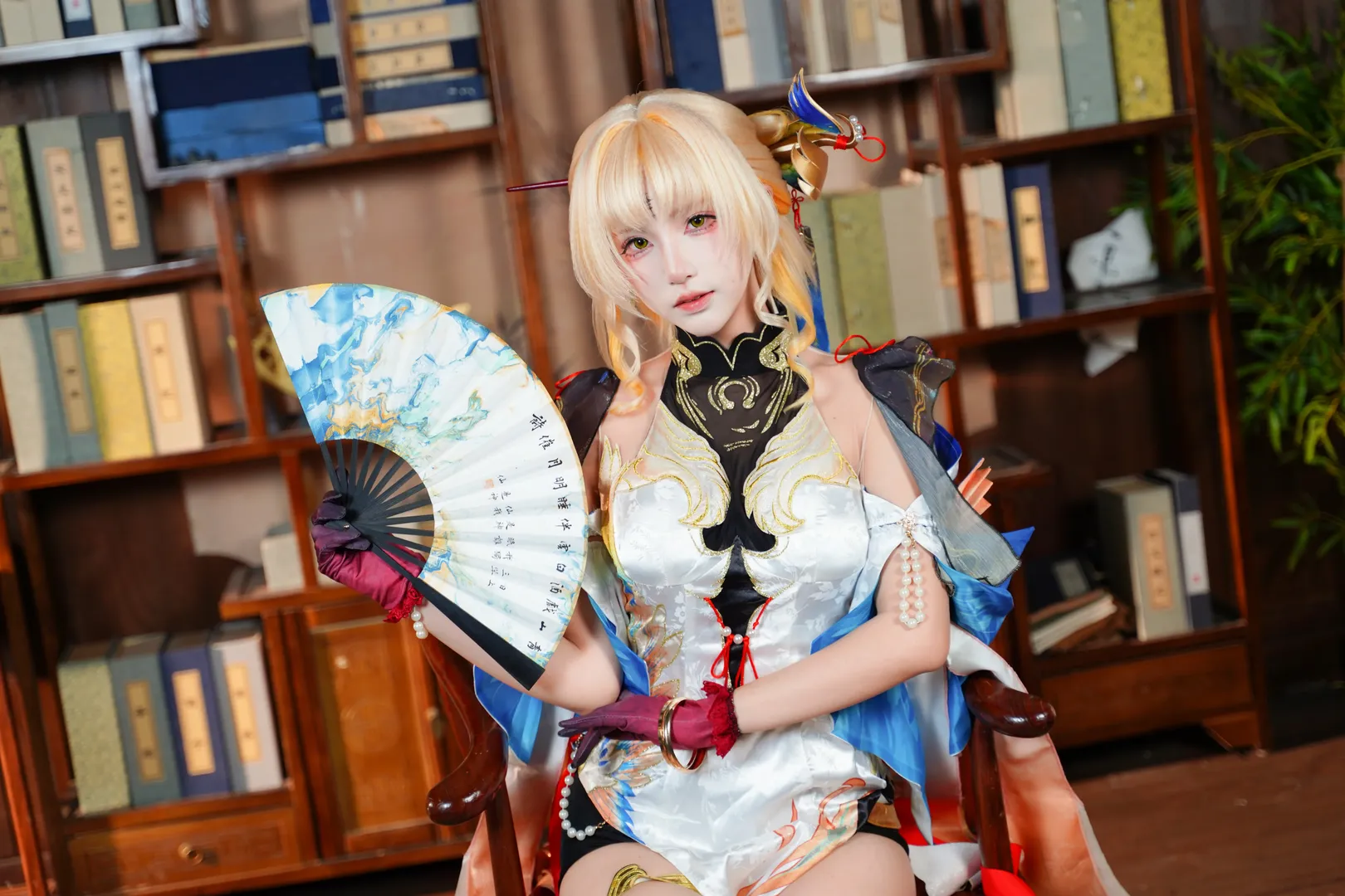 【穗穗cos】鸣潮里的国风折扇与微醺妆容 - 第 2 张