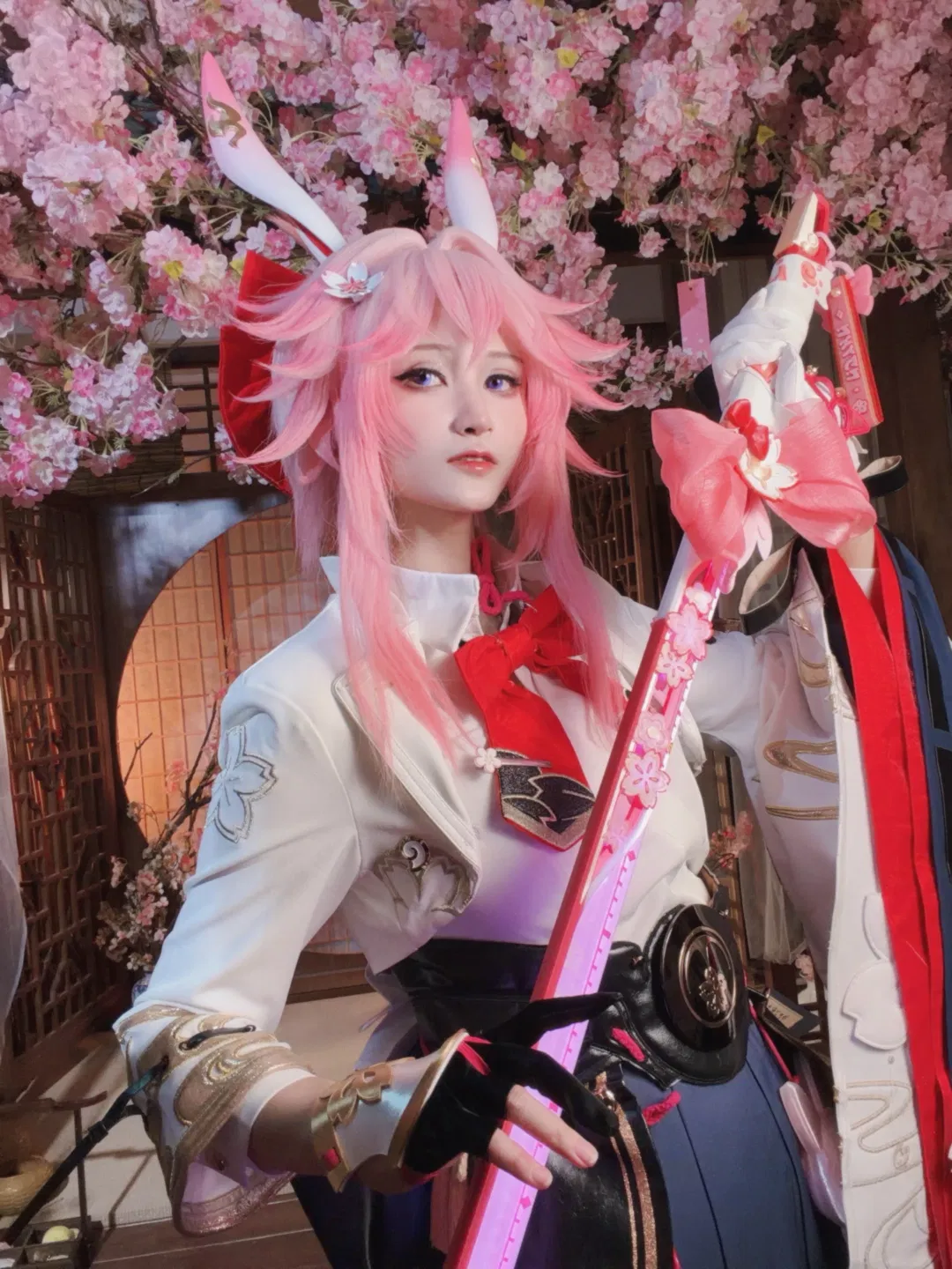 【绯英cos】崩坏星穹铁道樱花树下的执剑少女 - 第 2 张