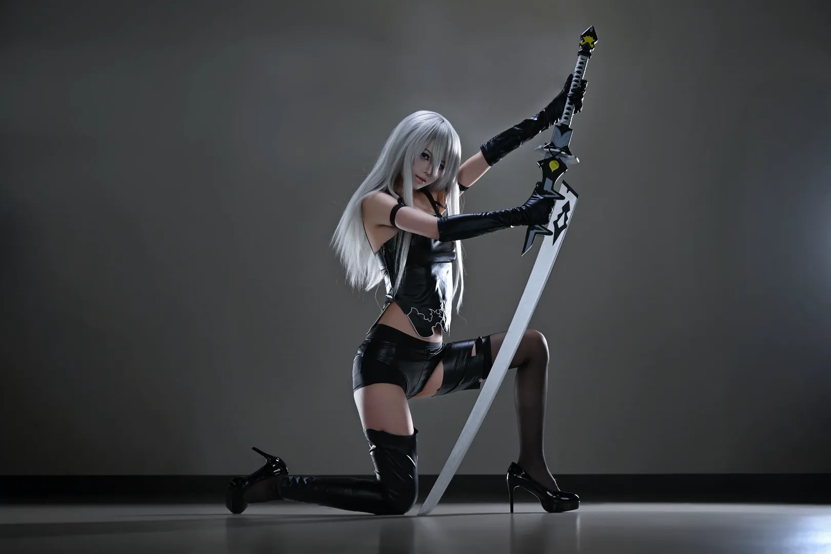 【顧清寒cos】永劫無間的冷冽劍光，融入尼爾的機械暗黑 - 第 1 張