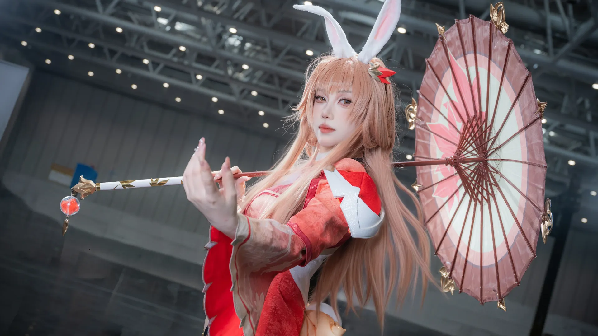 【公孙离cos】王者荣耀红伞下的兔耳少女，7.19IDO场照分享 - 第 3 张