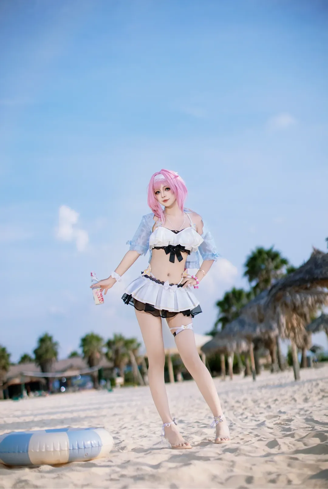 【爱莉希雅cos】夏日沙滩上的粉发少女 - 第 3 张