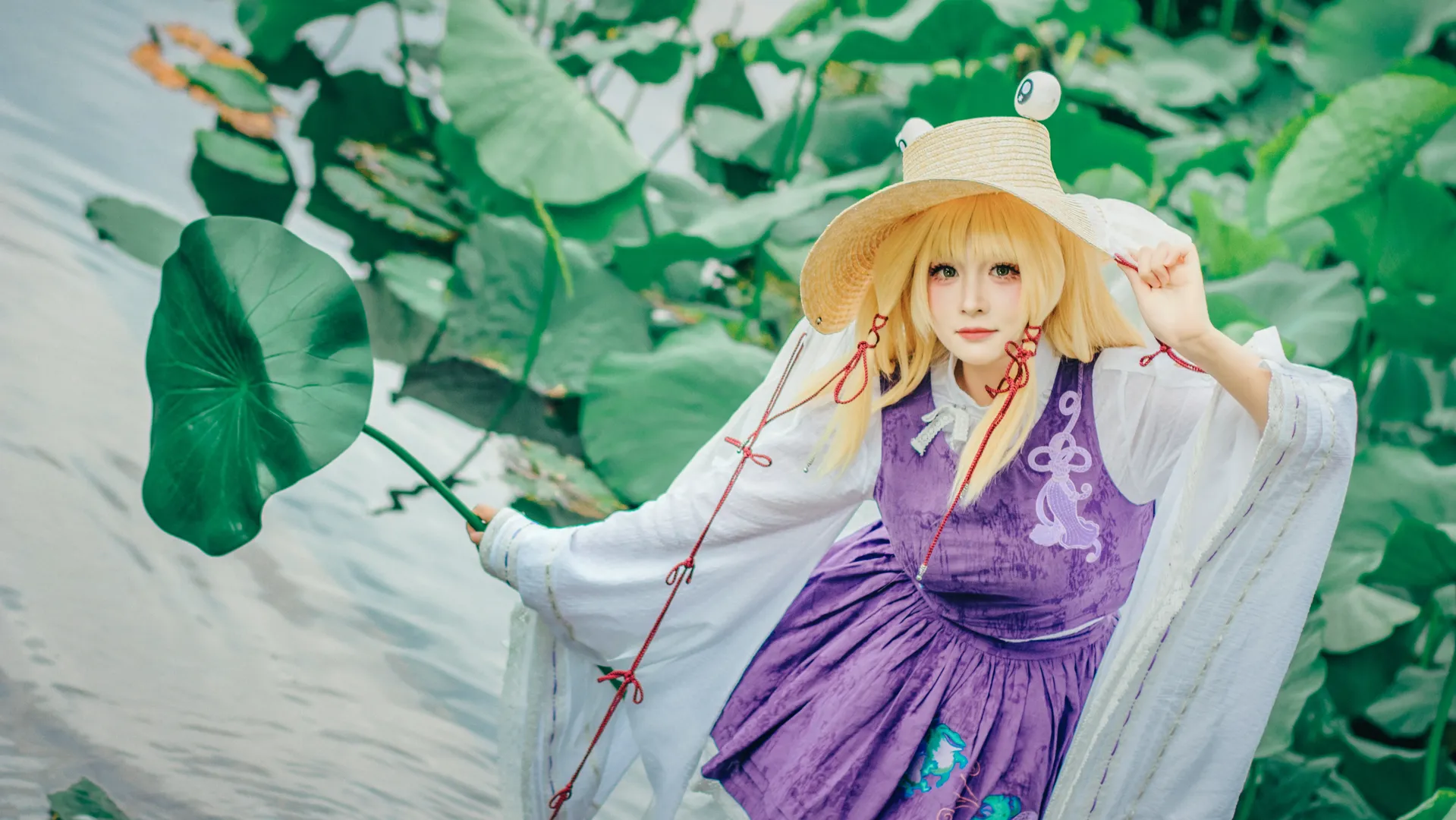 【泄矢诹访子cos】东方project里的夏日荷塘写真 - 第 1 张