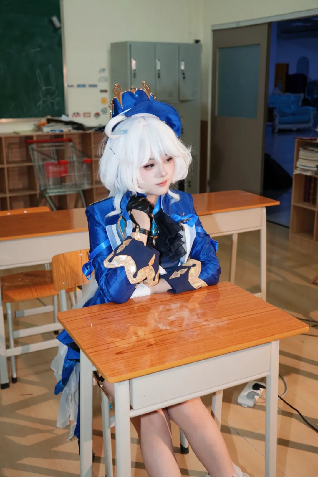 【芙宁娜cos】原神芙芙驾到，准备上课 - 第 3 张