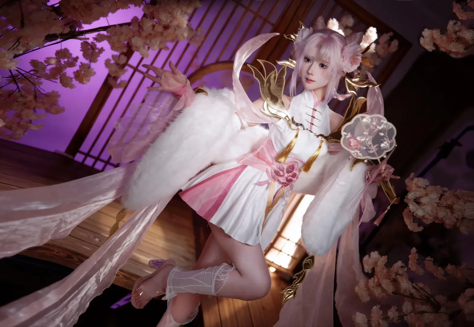 【嫦娥cos】王者荣耀拒霜思皮肤 梦幻仙境里的清冷仙子 - 第 1 张