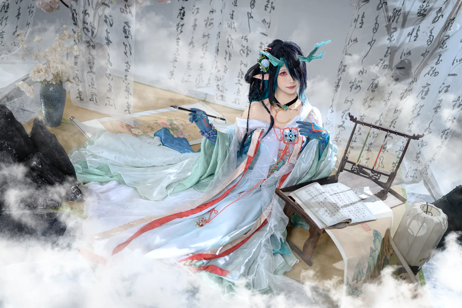 【夕cos】明日方舟裡的清冷水墨，青綠薄紗與龍角髮飾的國風演繹 - 第 7 張