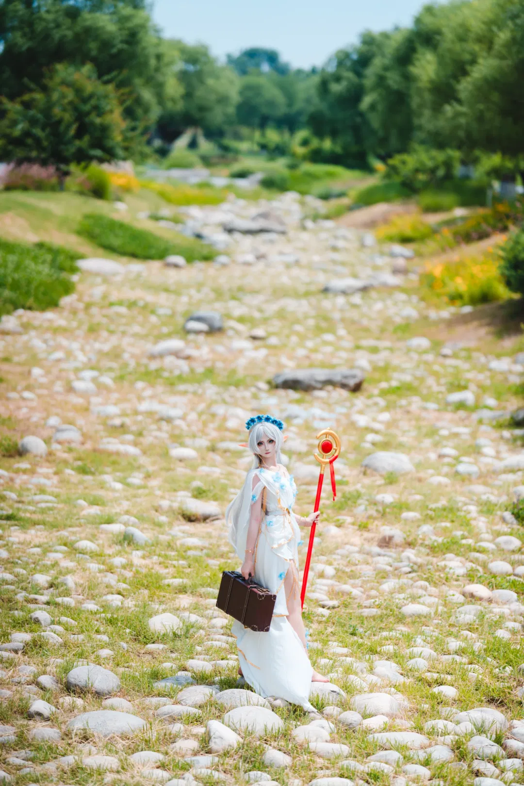 芙莉蓮cos 漫步在溪谷的精靈神諭少女