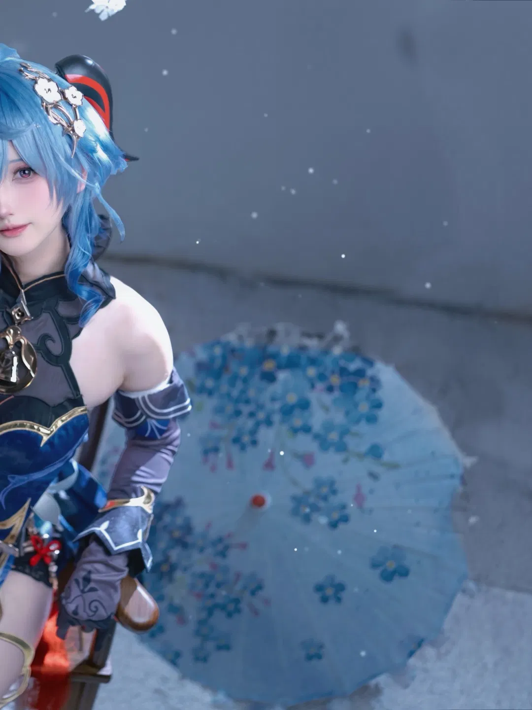 【甘雨cos】原神海灯节雪景下的蓝发少女 - 第 3 张