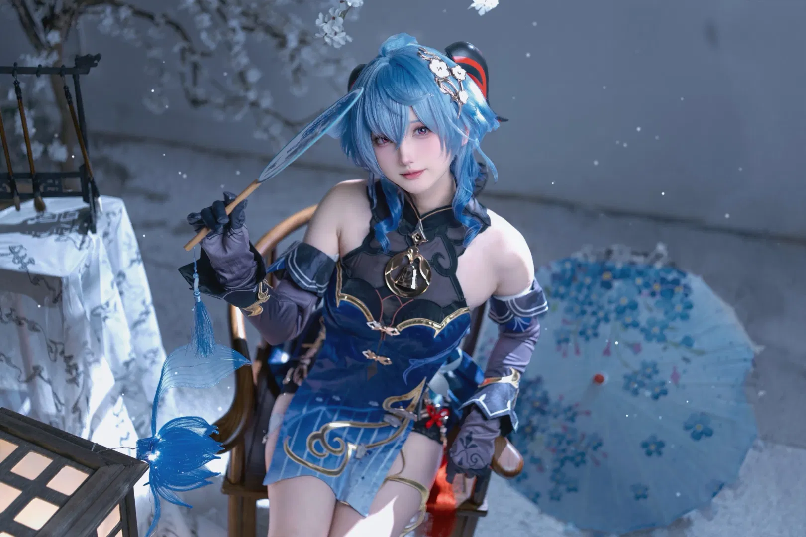 【甘雨cos】原神海灯节雪景下的蓝发少女 - 第 4 张