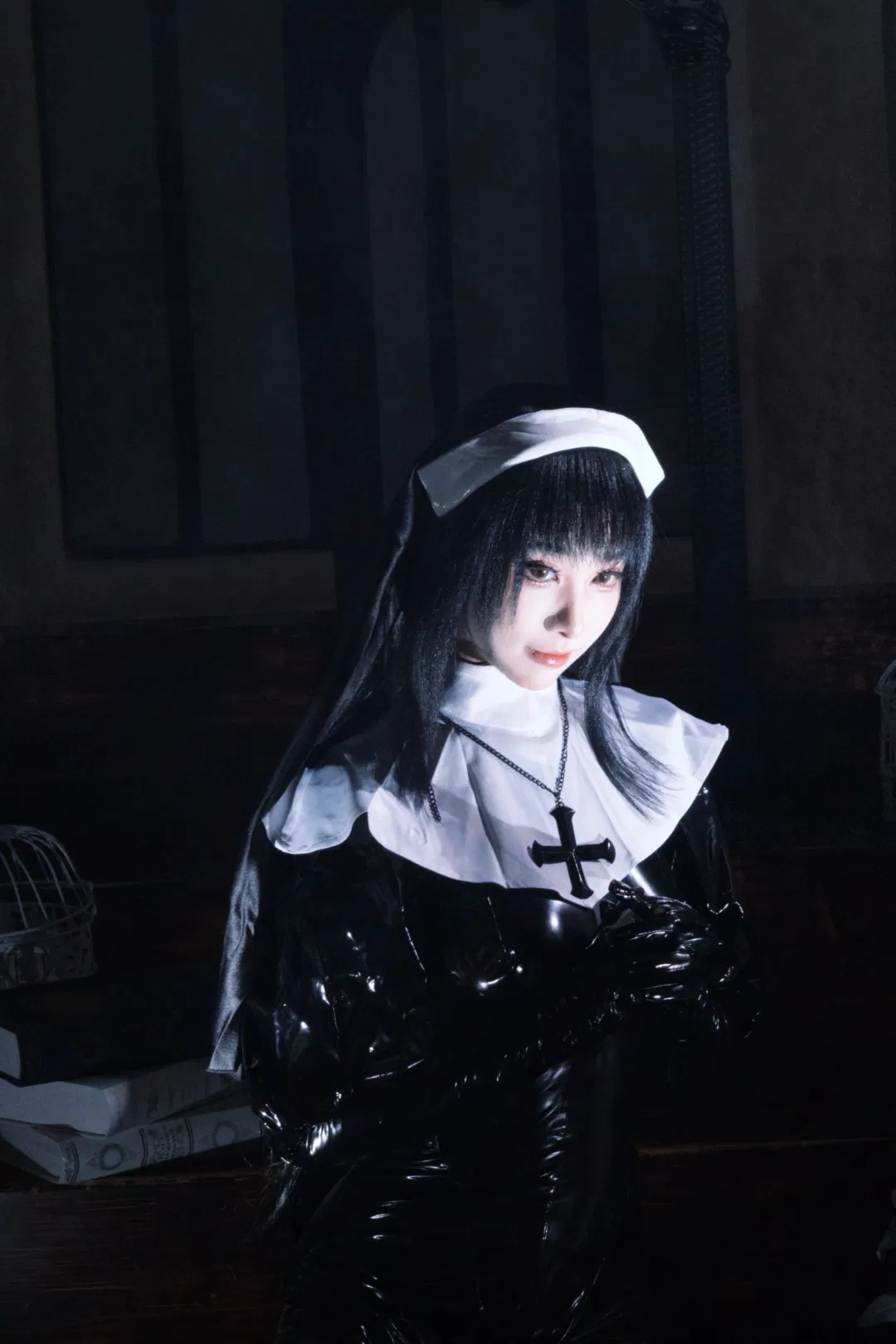 皮衣修女cosplay分享 这次终于不勒了 - 第 3 张