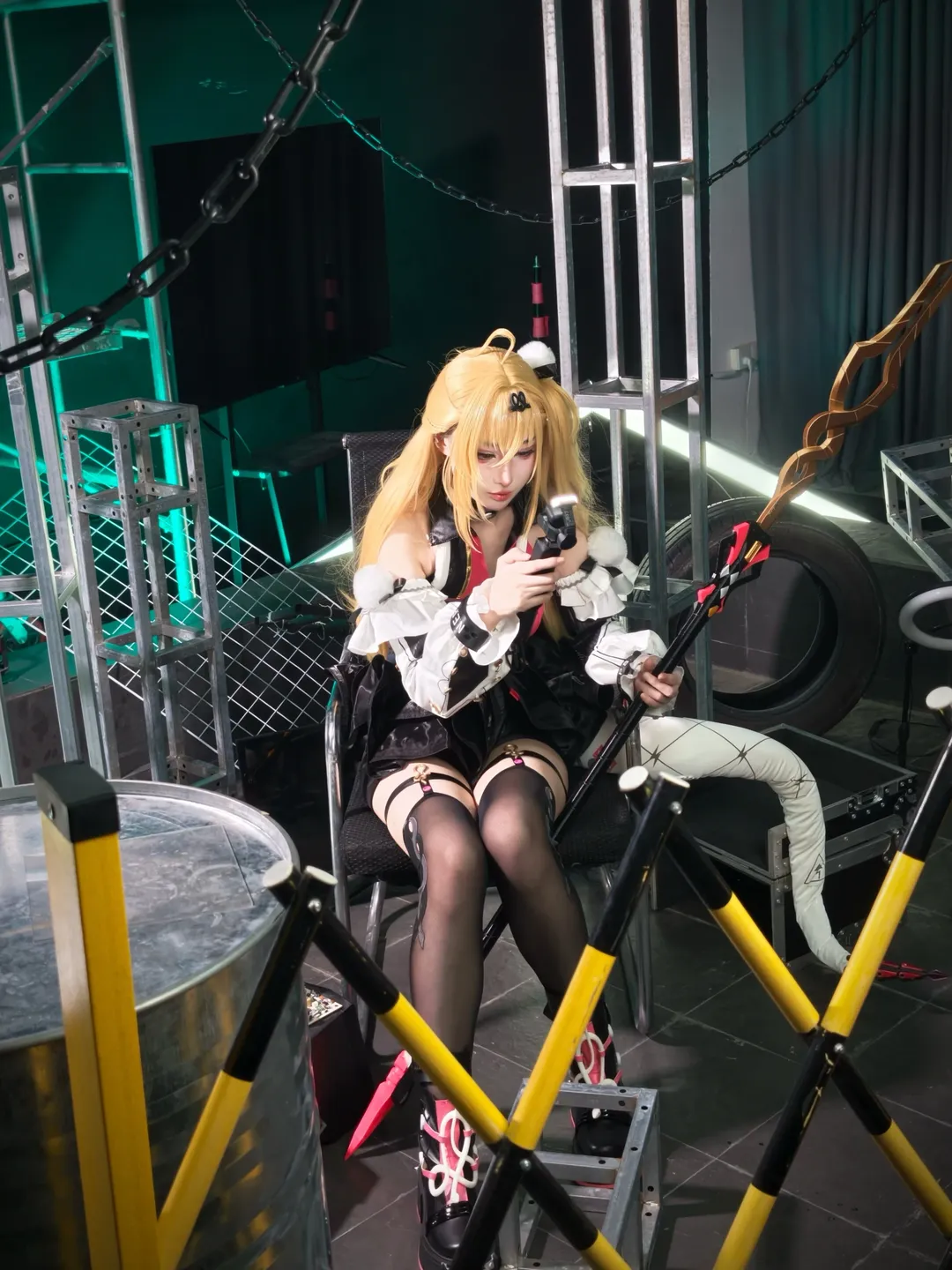 【希希芙cos】绝区零的工业风片场拍摄日常 - 第 1 张
