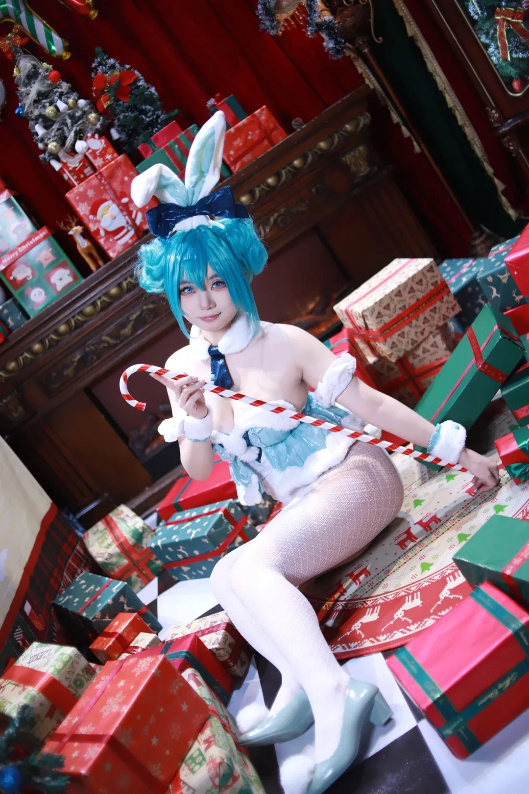 【初音未来cos】圣诞兔女郎与白丝拐杖糖的甜美暴击 - 第 4 张