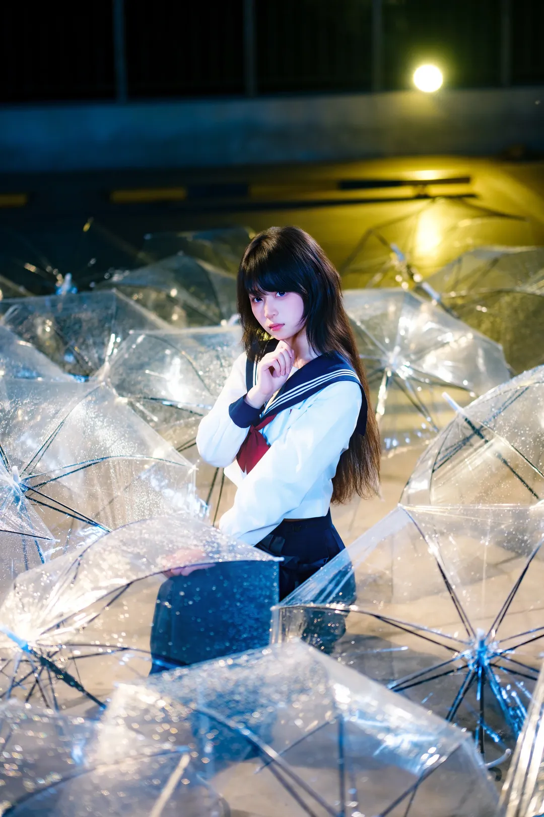 雨夜天台的水手服情绪风写真 - 第 2 张