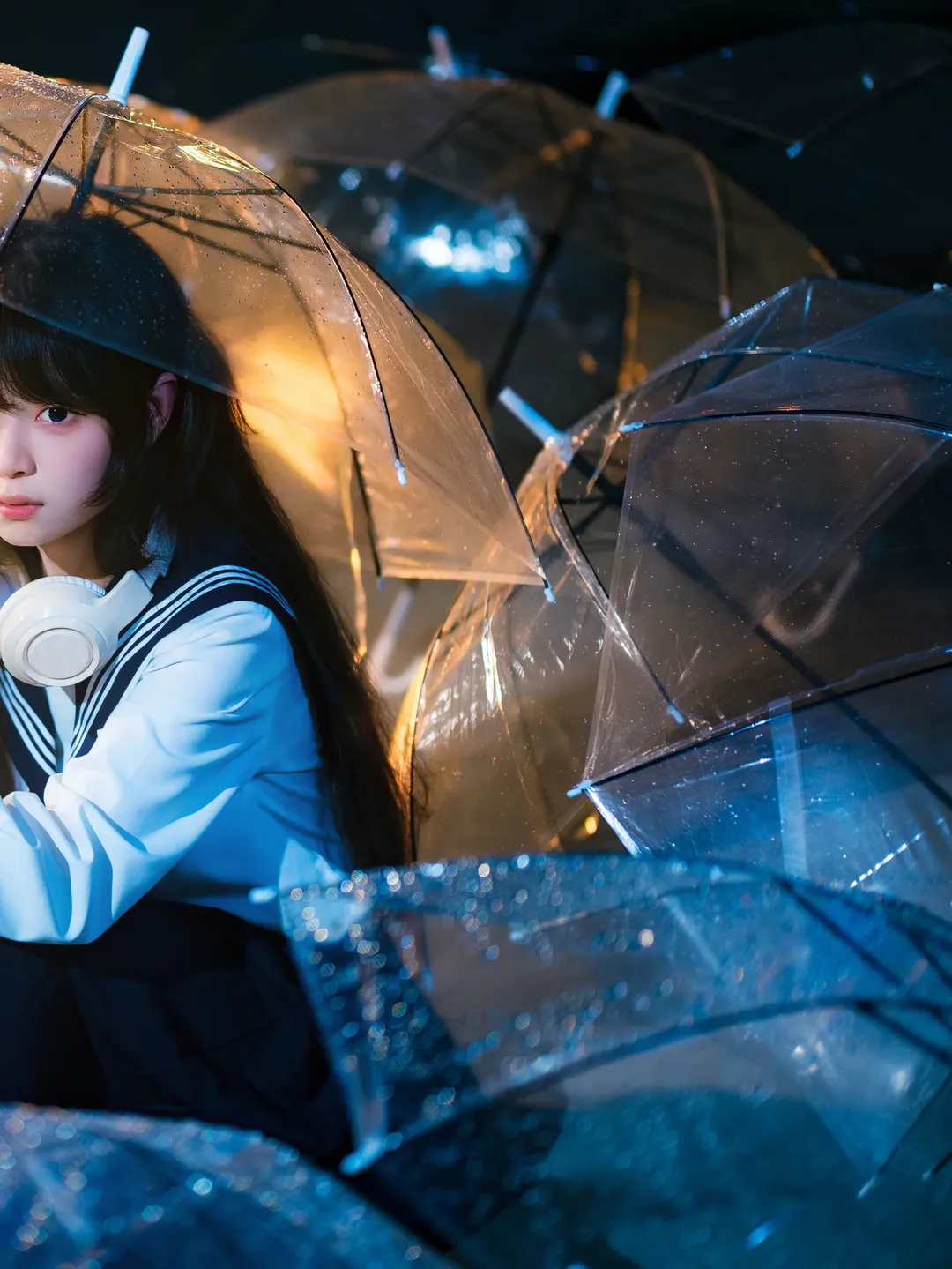 雨夜天台的水手服情绪风写真 - 第 2 张
