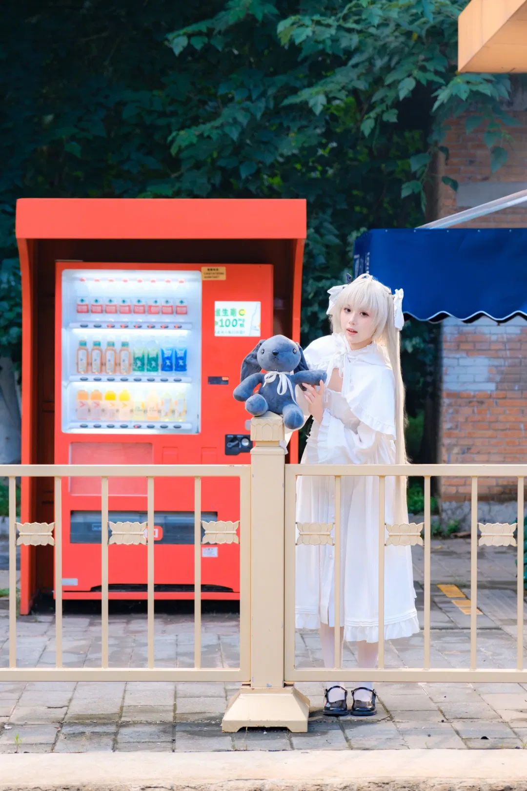 【春日野穹cos】黄昏电车与晚霞下的白丝洛丽塔外拍 - 第 11 张
