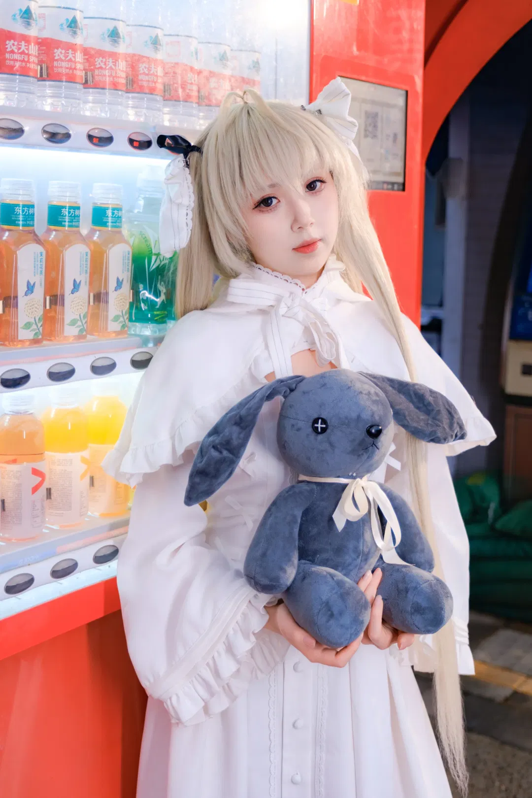 【春日野穹cos】黄昏电车与晚霞下的白丝洛丽塔外拍 - 第 7 张