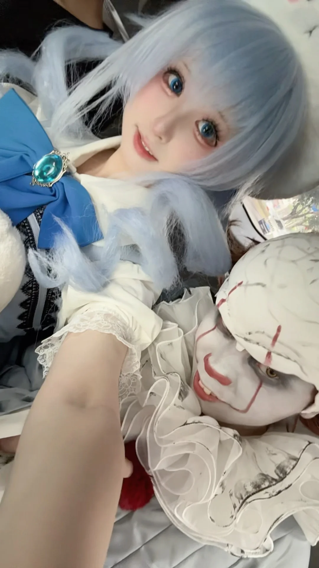 【香风智乃cos】和亲友的小丑妆凑一起，反差感拉满 - 第 1 张