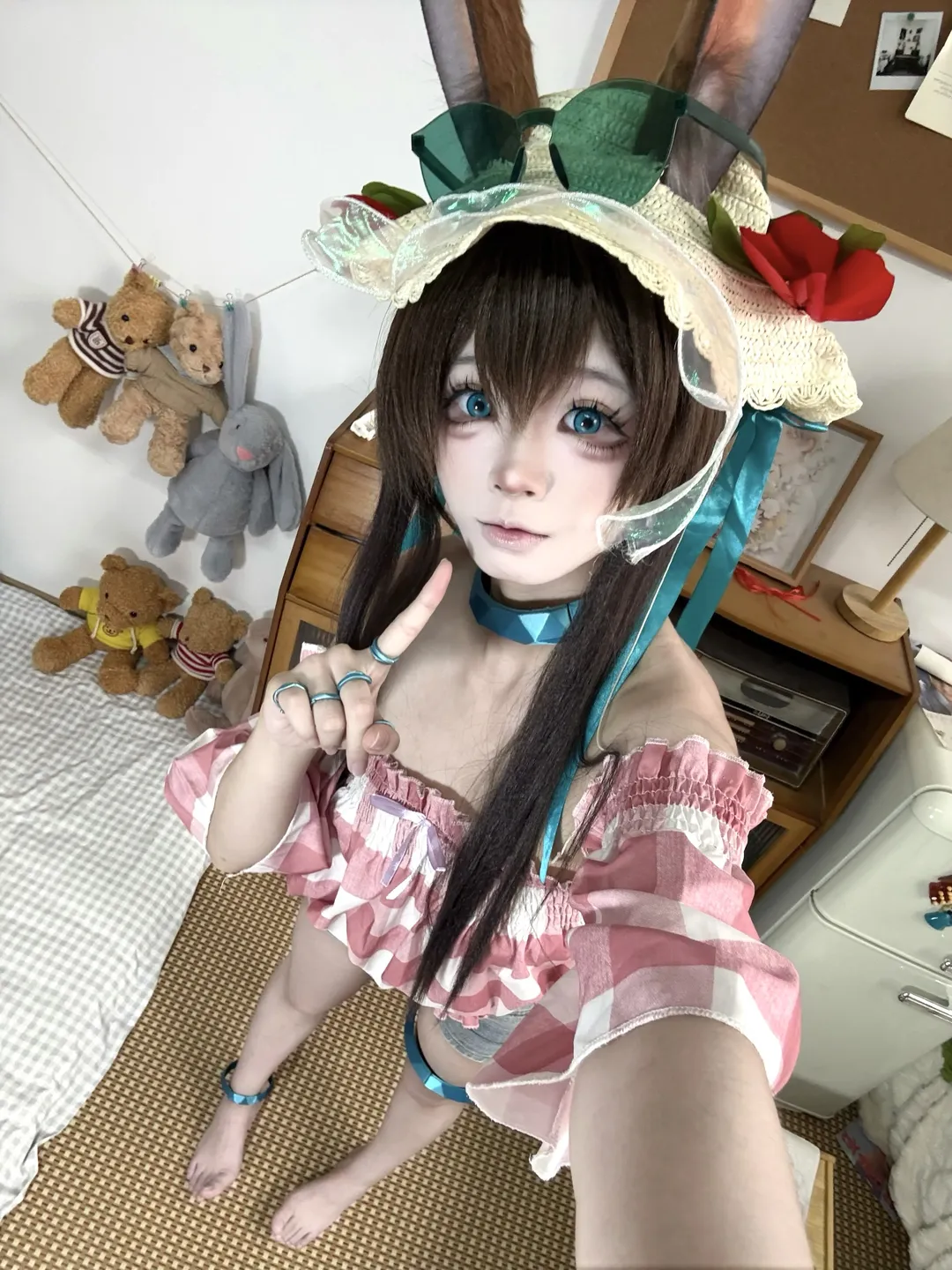 【阿米娅cos】复古房间里的夏日兔耳少女 - 第 2 张