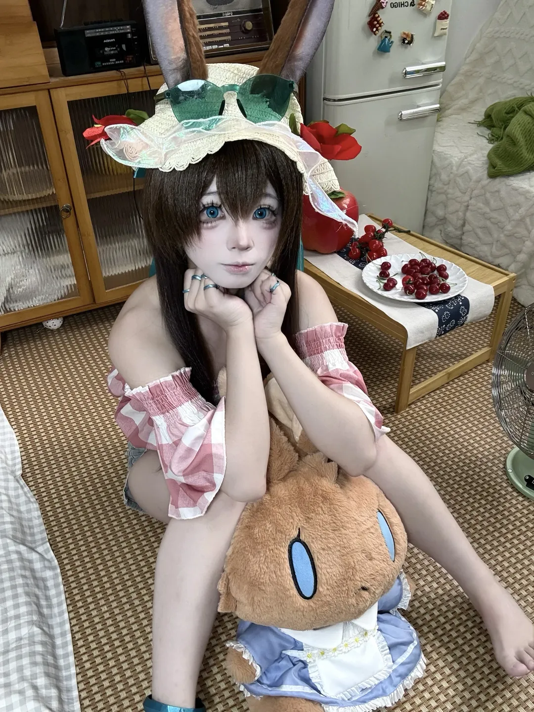 【阿米娅cos】火蓝之心，房间里的夏日兔兔 - 第 1 张