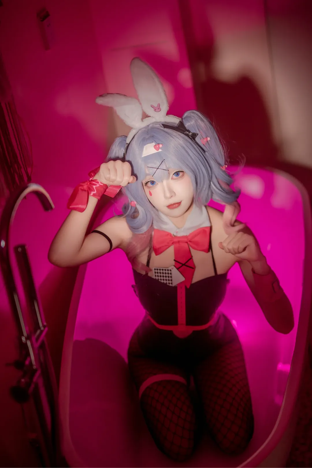 【初音未來cos】兔子洞裡的藍髮兔耳少女 - 第 3 張