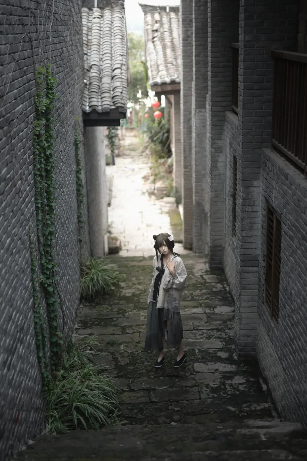 满穗cos，在重庆老街实景演绎饿殍明末行千里 - 第 3 张