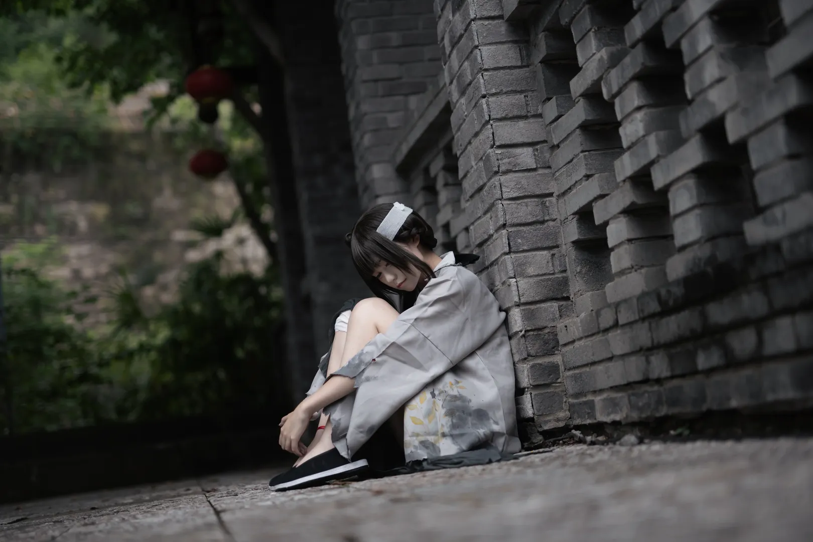 满穗cos，在重庆老街实景演绎饿殍明末行千里 - 第 5 张