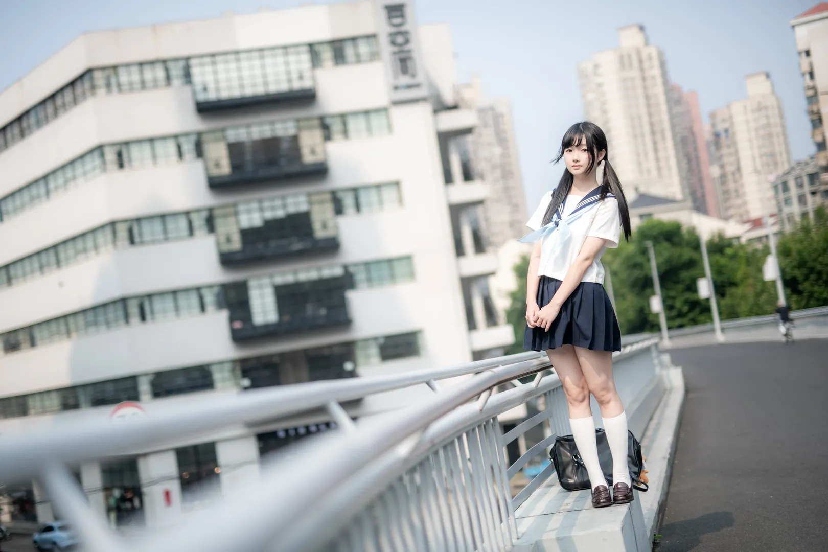 上海的盛夏，日系JK水手服街头写真 - 第 3 张