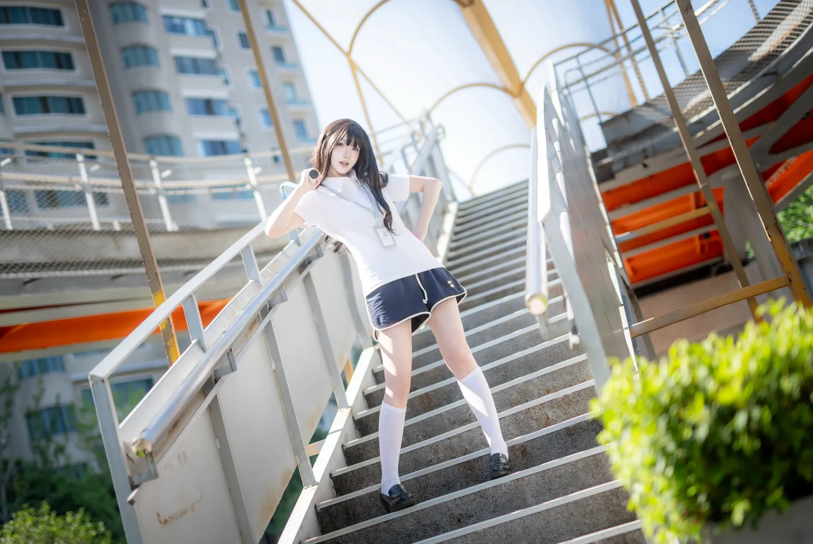 日系運動風網球少女寫真 白絲長筒襪的元氣感拍攝 - 第 3 張