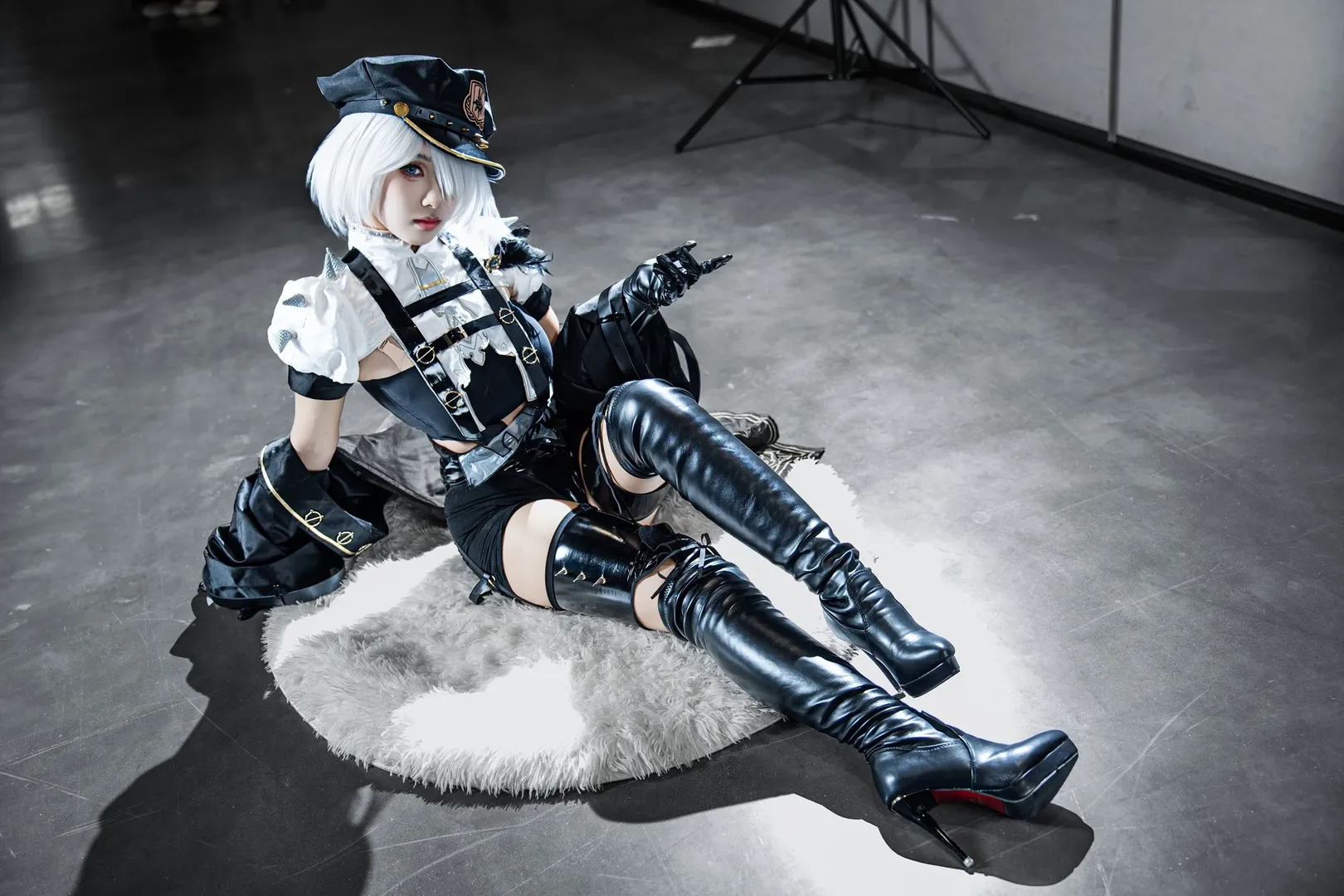 【2B cos】尼尔机械纪元同人执行官，漫展场照返图 - 第 2 张