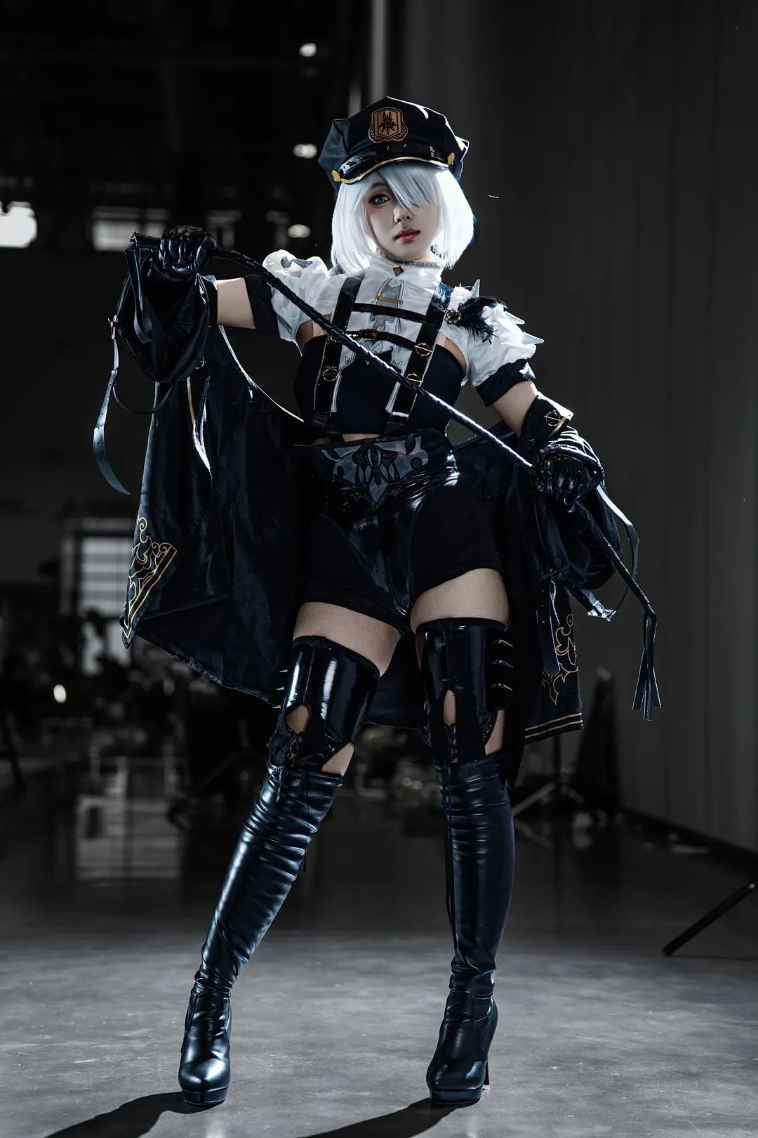【2B cos】尼尔机械纪元同人执行官，漫展场照返图 - 第 4 张