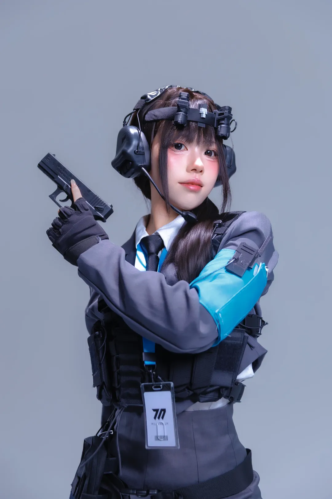 【女sensei cos】蔚藍檔案T0策劃親女兒，這套戰術西裝太颯了 - 第 2 張