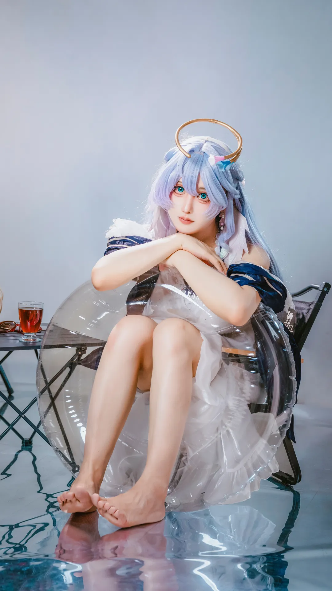 【知更鸟cos】崩坏星穹铁道角色在摄影棚水波纹前的通透感 - 第 1 张