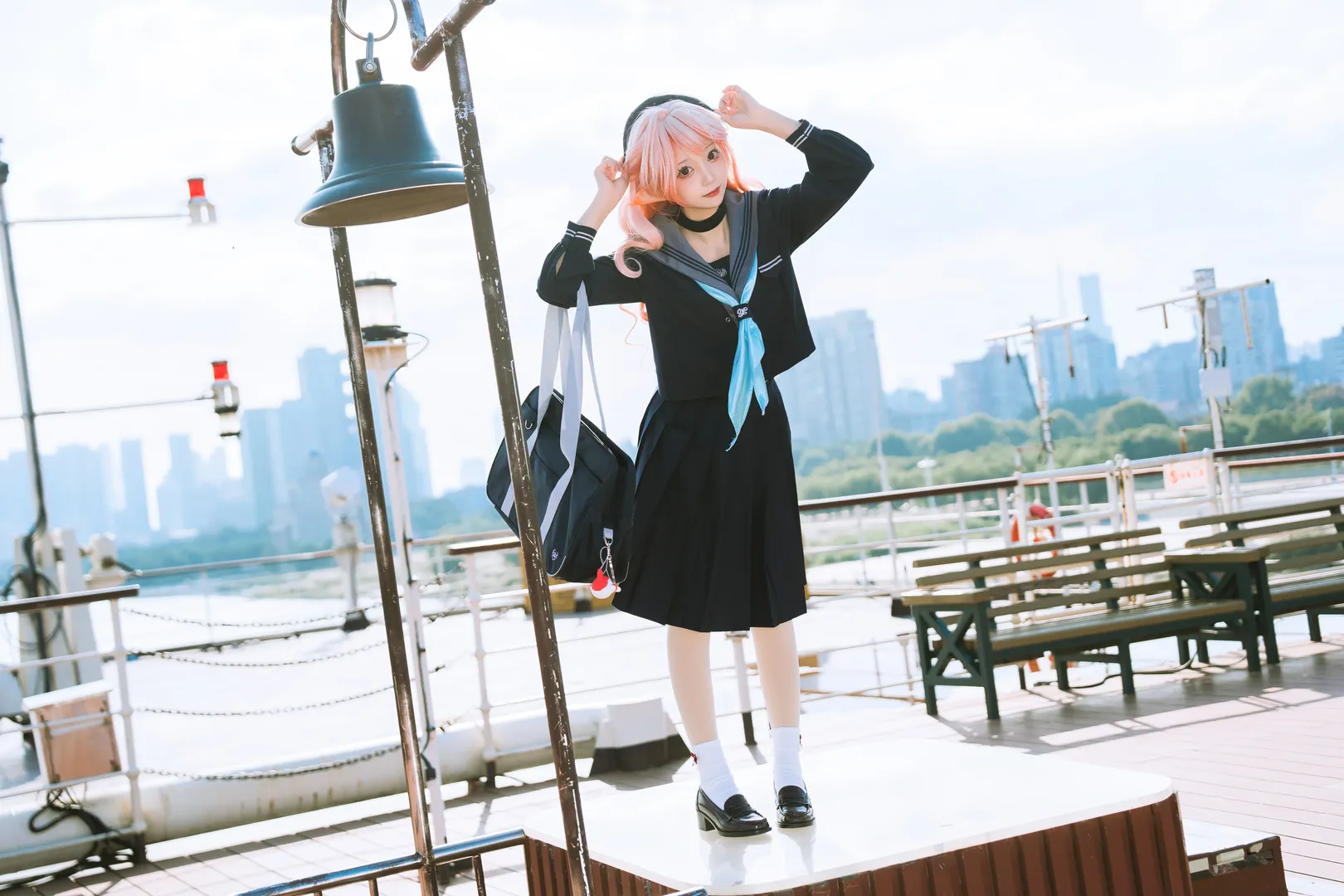 【明日方舟遙cos】江風裡的水手服小偶像 - 第 4 張