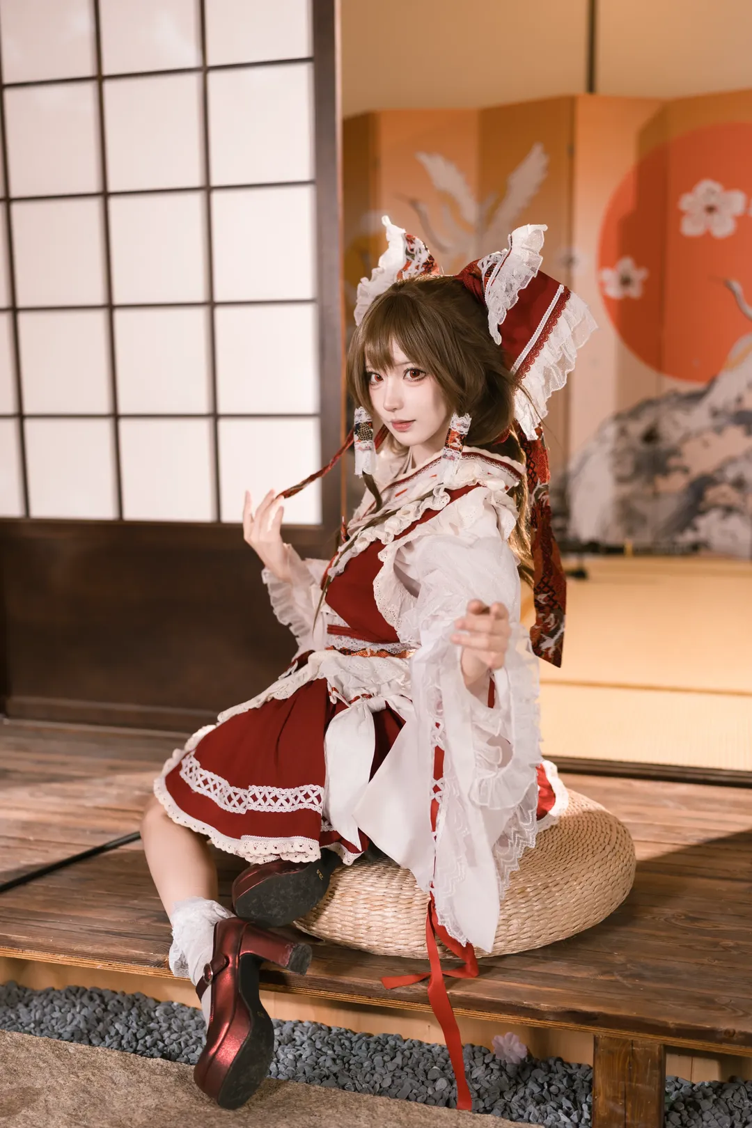 【博麗靈夢cos】神社裡的春日時光與紅白裙襬 - 第 5 張