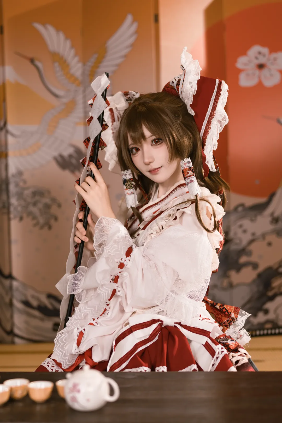 【博麗靈夢cos】神社裡的春日時光與紅白裙襬 - 第 7 張