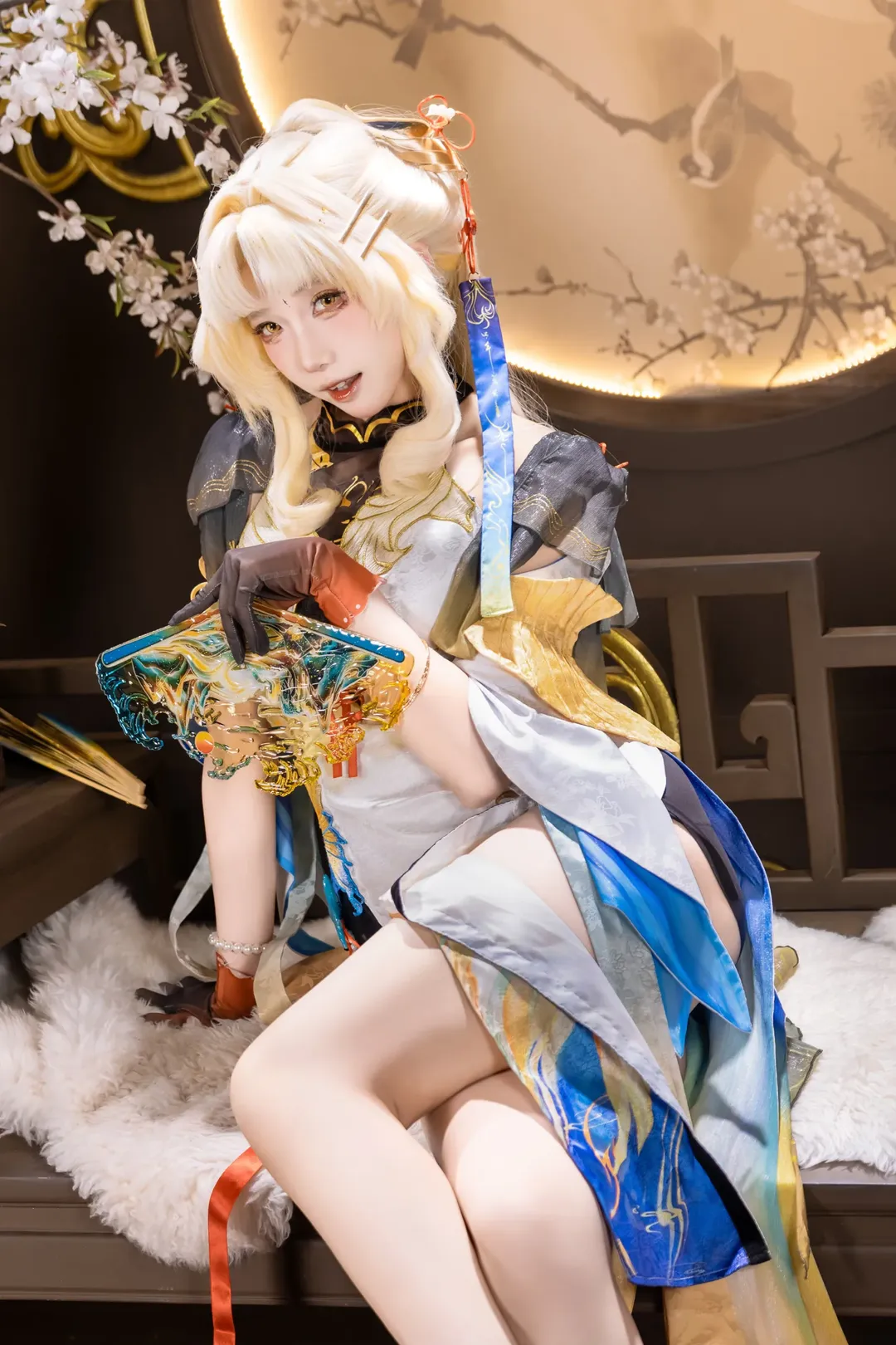 【穗穗cos】鸣潮国风幻想，折扇轻摇的慵懒时光 - 第 6 张