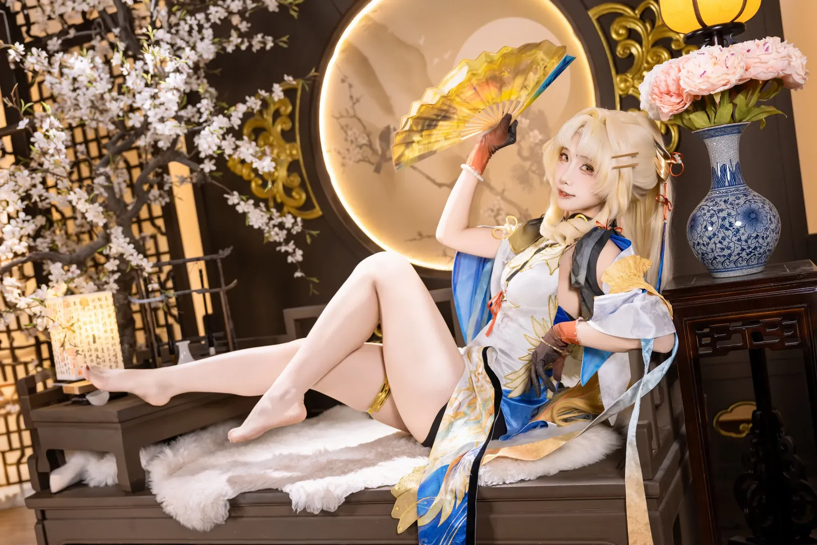 【穗穗cos】鸣潮国风幻想，折扇轻摇的慵懒时光 - 第 8 张