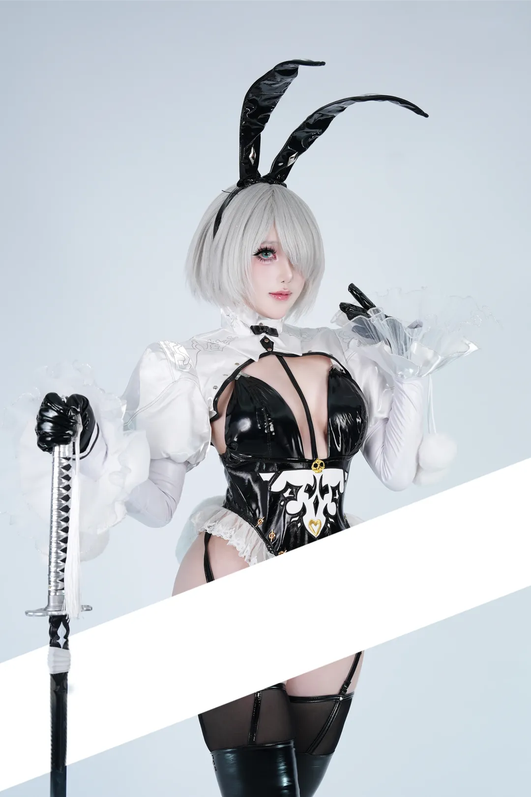 【2B cos】尼爾機械紀元兔女郎造型，白毛與漆皮的結合 - 第 1 張