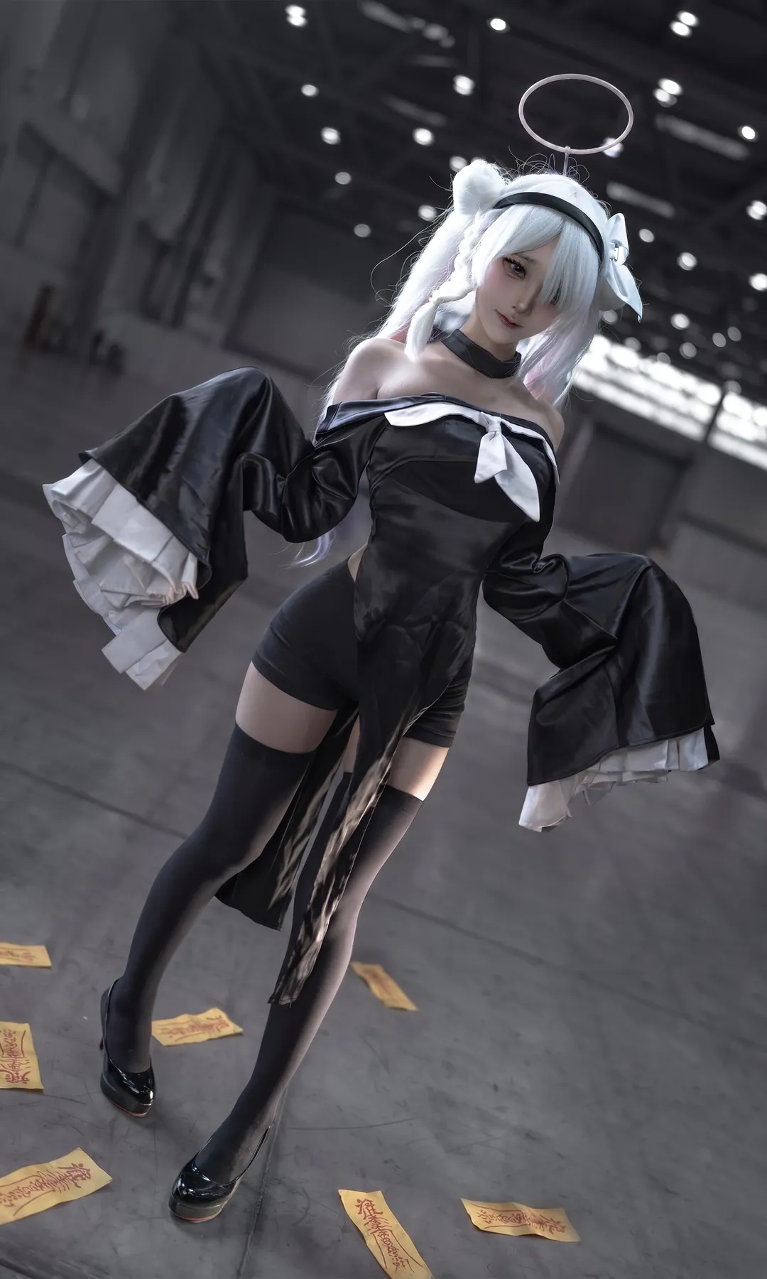 【普拉娜cos】碧蓝档案里的黑白美学，小僵尸也能冷酷又迷人 - 第 2 张