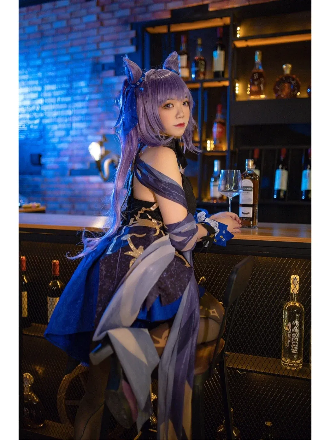 【刻晴cos】原神刻晴化身霓裾翩躚的酒吧微醺夜 - 第 2 張